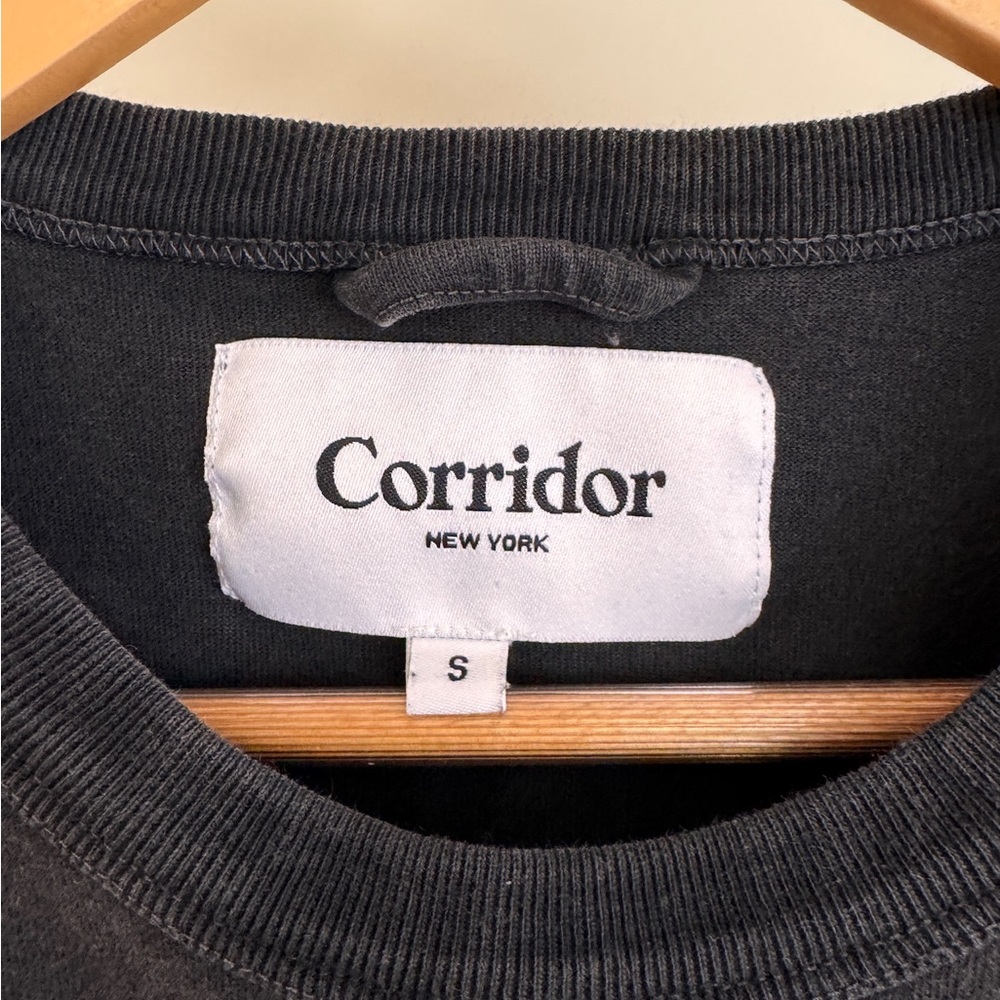 Corridor Classic Black Men's Tee - Picture 2 of 4